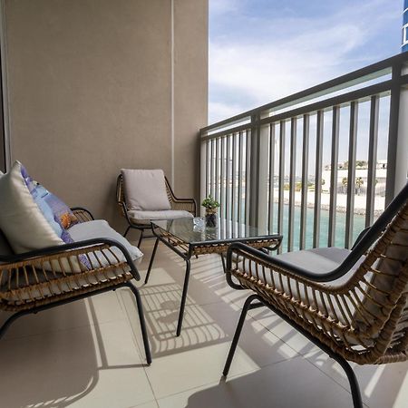 Waves Holiday Home - Waterfront Apartment With Breathtaking Sea Views Ντουμπάι Εξωτερικό φωτογραφία