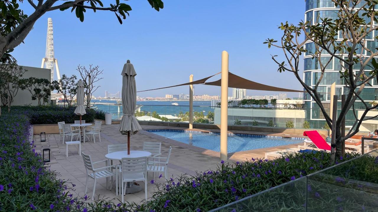 Waves Holiday Home - Waterfront Apartment With Breathtaking Sea Views Ντουμπάι Εξωτερικό φωτογραφία