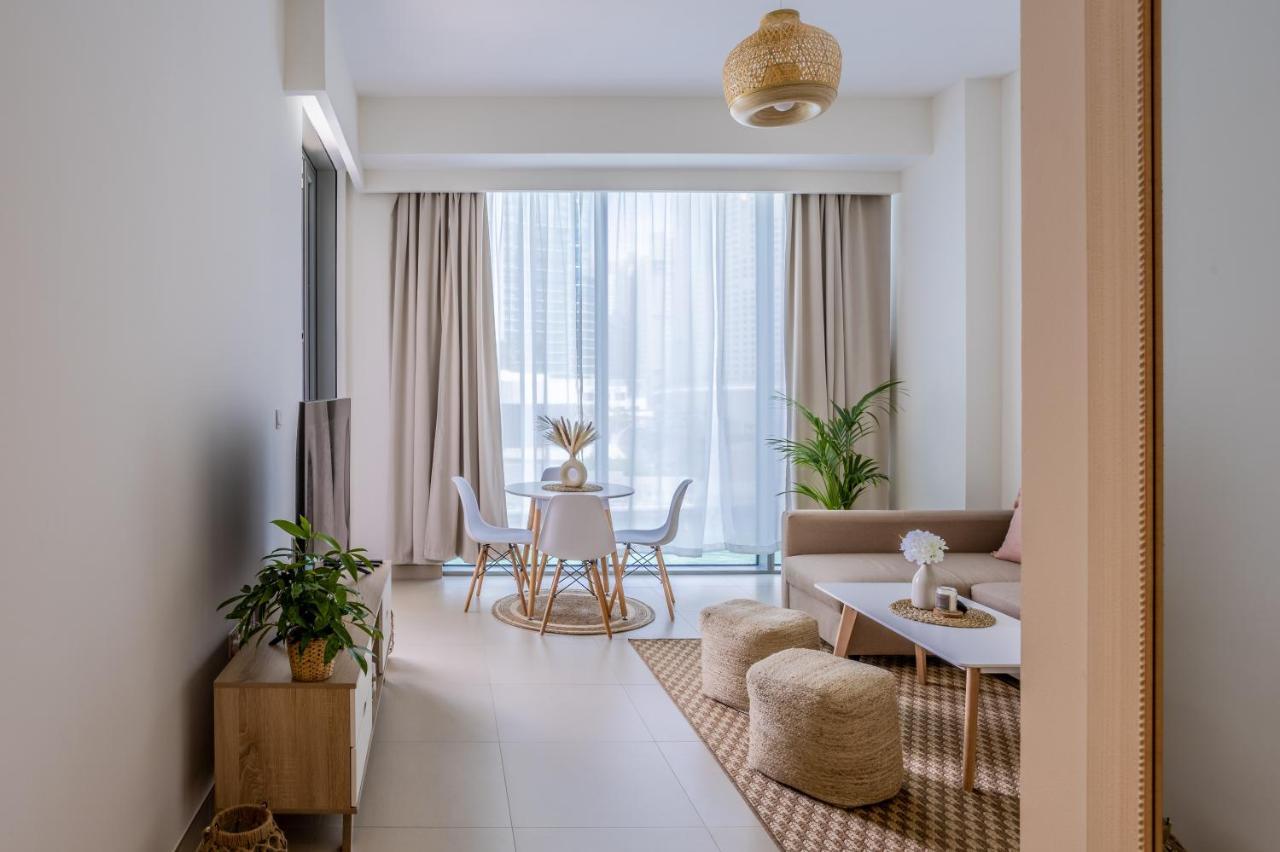 Waves Holiday Home - Waterfront Apartment With Breathtaking Sea Views Ντουμπάι Εξωτερικό φωτογραφία